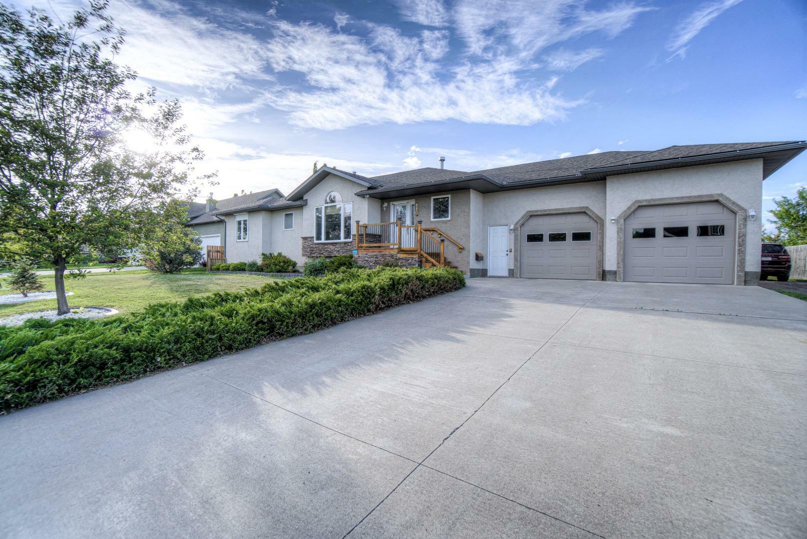 Property Photo: 110 Derochie Drive W AB T0L 0T0