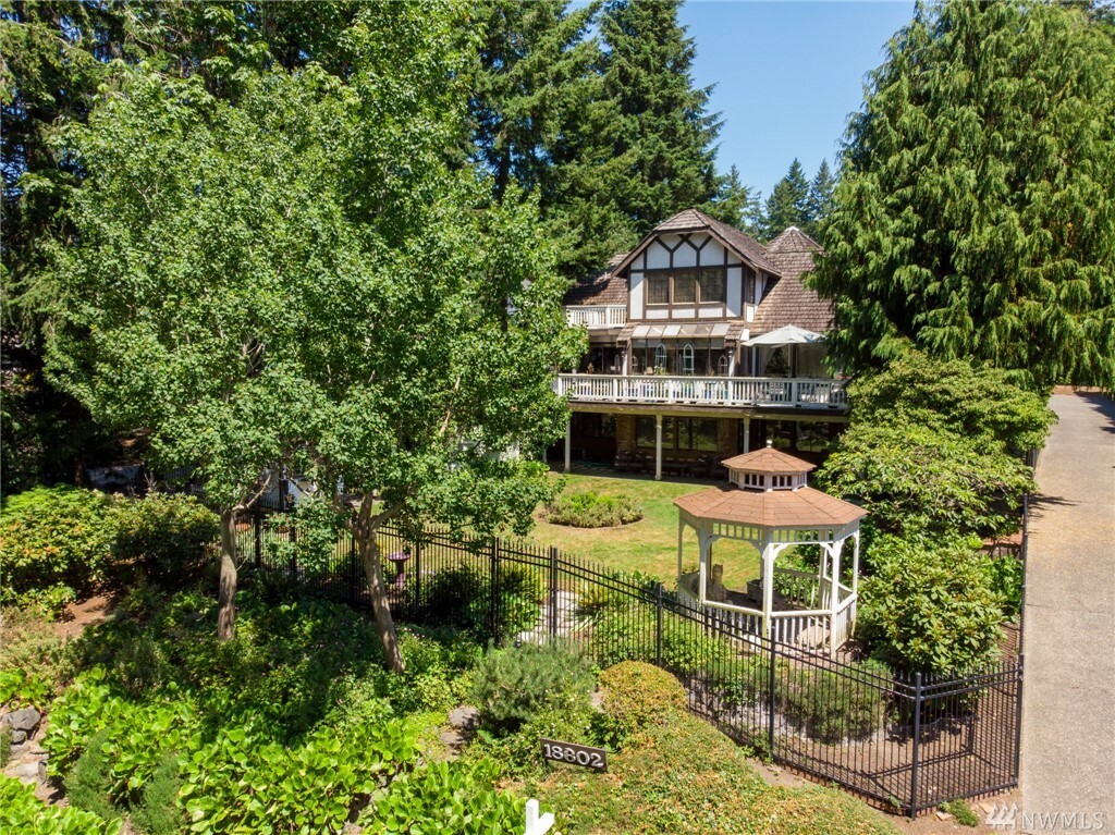 Property Photo:  18602 Marine View Dr SW  WA 98166 