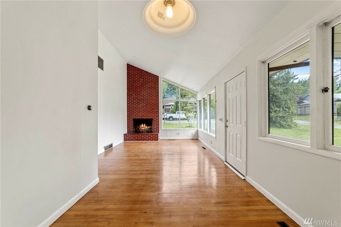 Property Photo:  45242 Duffy St  WA 98237 