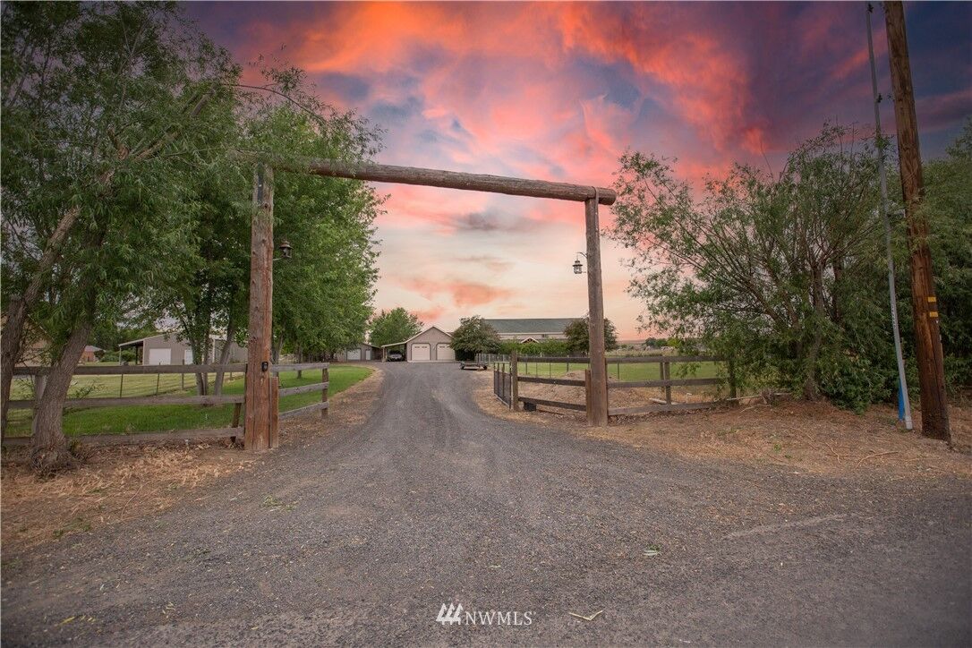 Property Photo:  379  Touchet Road N  WA 99360 