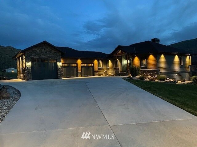 Property Photo: 1 S Shore Drive WA 98843