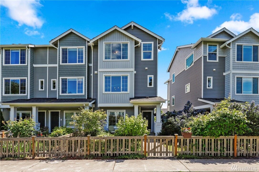 Property Photo: 6598 High Point Dr SW WA 98126