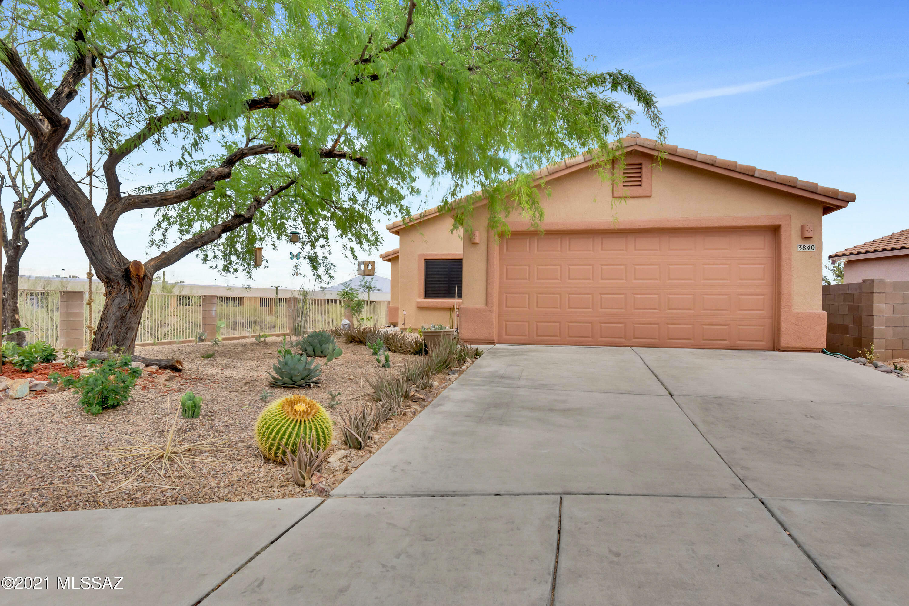 Property Photo:  3840 N Nash Creek Court  AZ 85745 