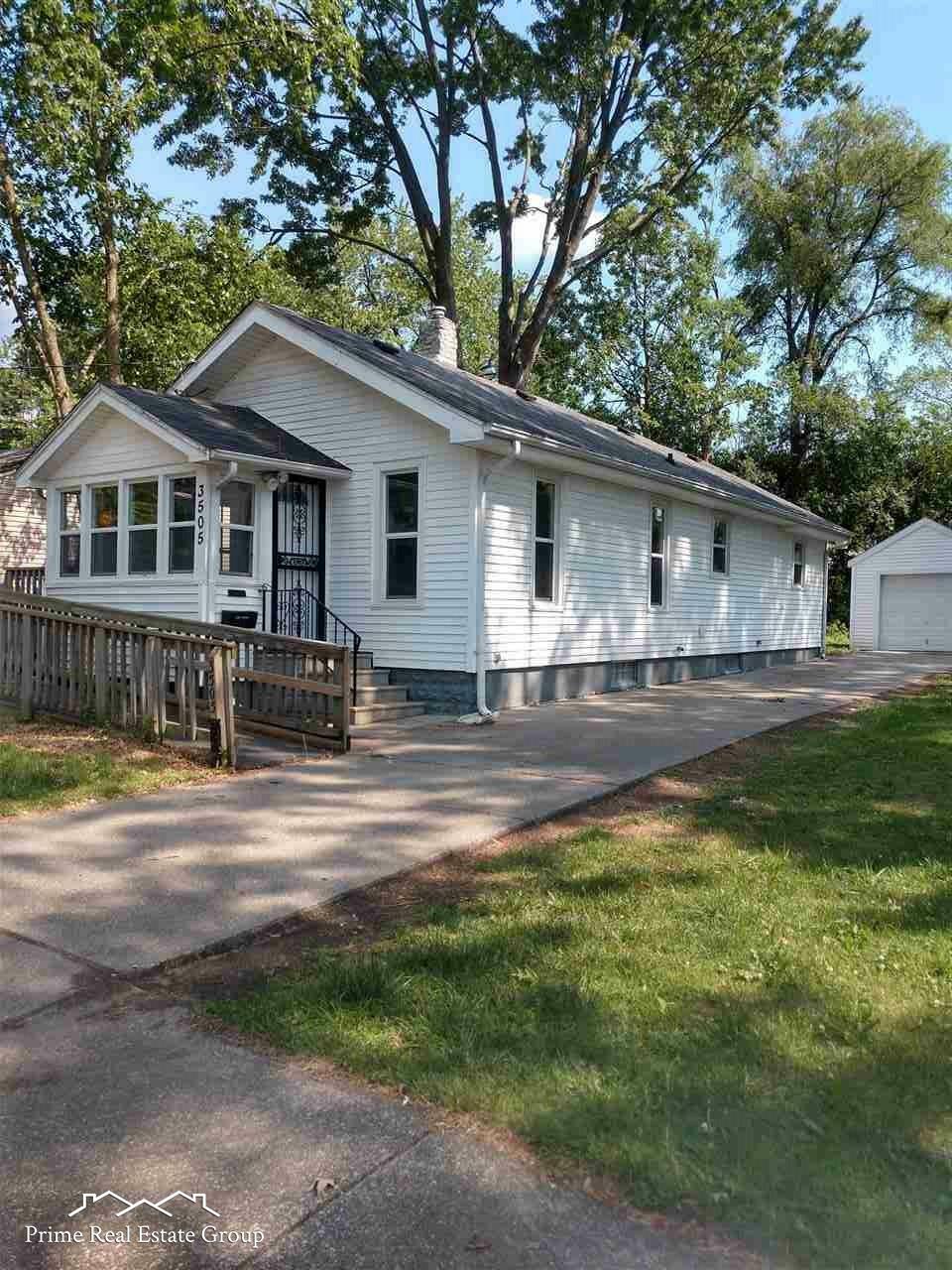 Property Photo:  3505 Brown  MI 48503 