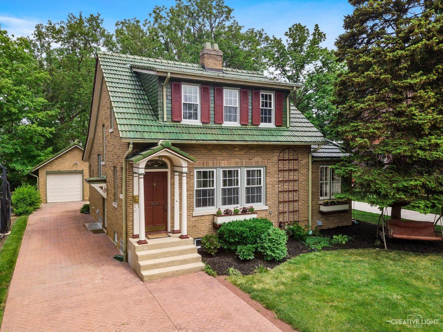 Property Photo:  117 W Union Avenue  IL 60187 