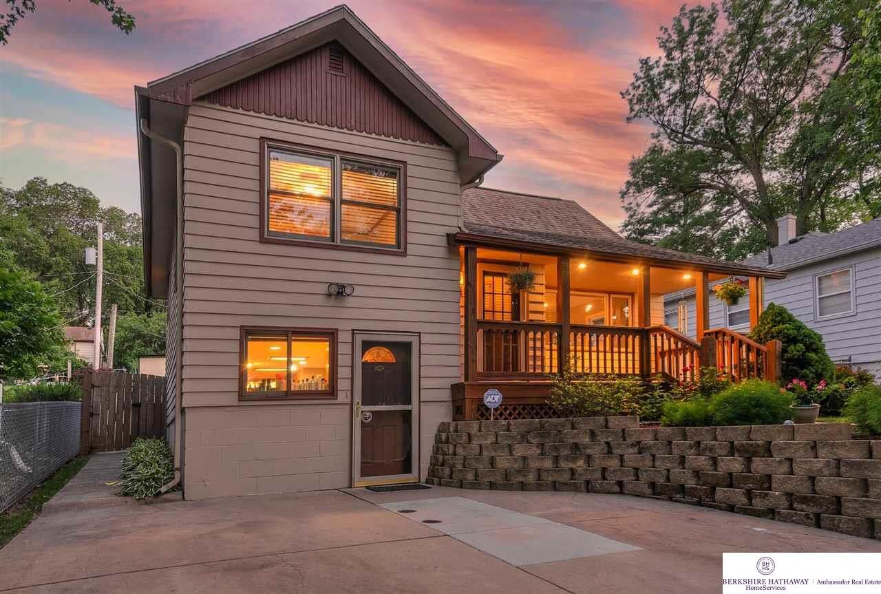 Property Photo:  5629 Oak  NE 68106 