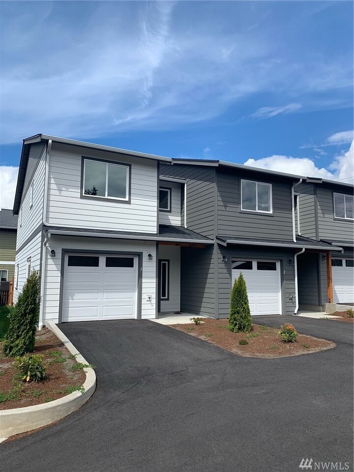 Property Photo:  563 Kettle St A-1  WA 98277 