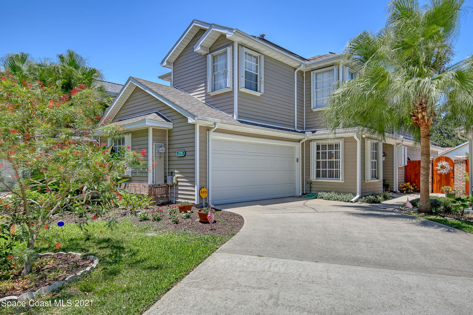 Property Photo: 1776 Nicklaus Drive FL 32935