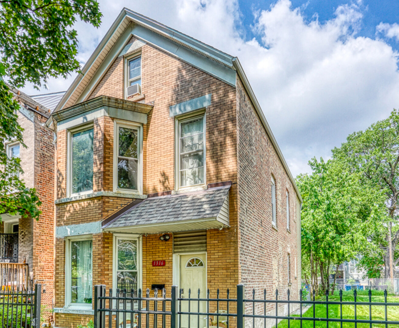 Property Photo: 1316 S Komensky Avenue IL 60623