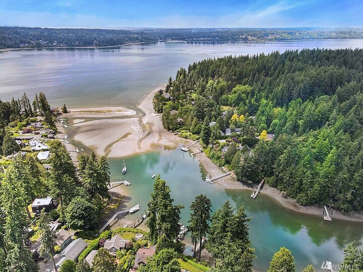 House for sale in Bainbridge Island 8885 NE Driscoll Lane, Bainbridge