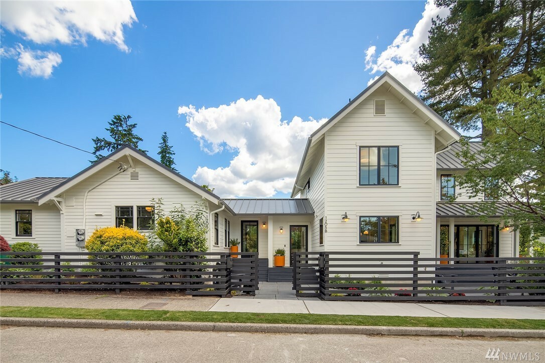 Property Photo: 1205 NE 91st St WA 98115