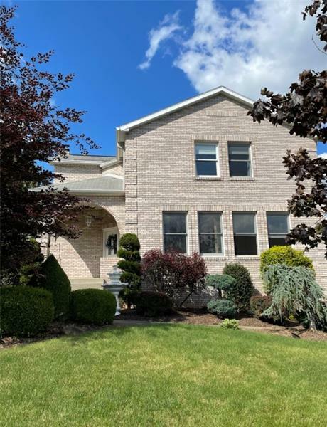 Property Photo: 2117 Toftrees Dr PA 15017