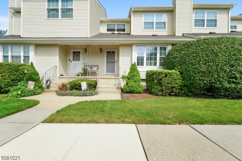 Property Photo:  29 Westlake Ct.  NJ 08873 