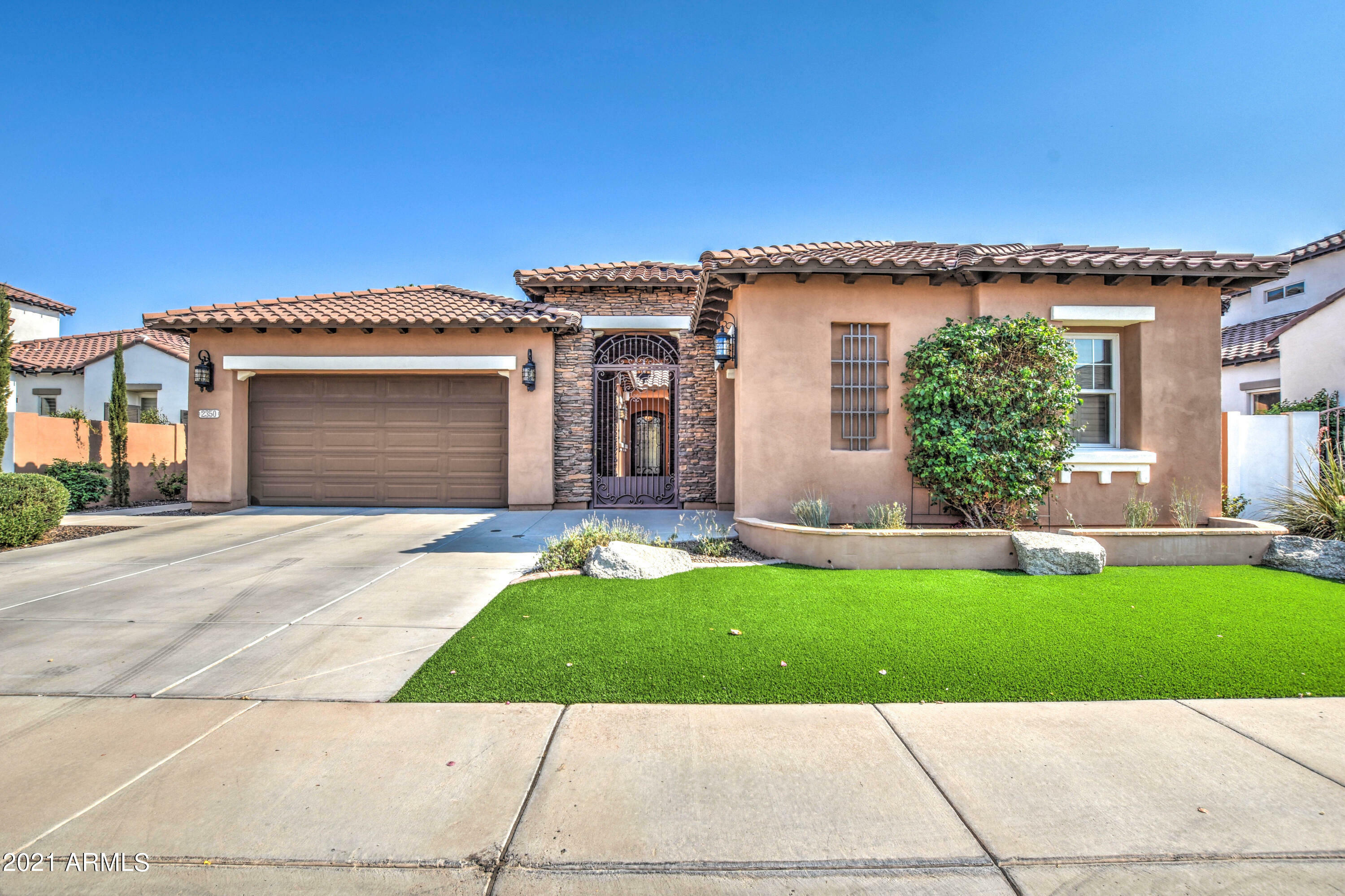 Property Photo:  2350 E Azalea Drive  AZ 85286 