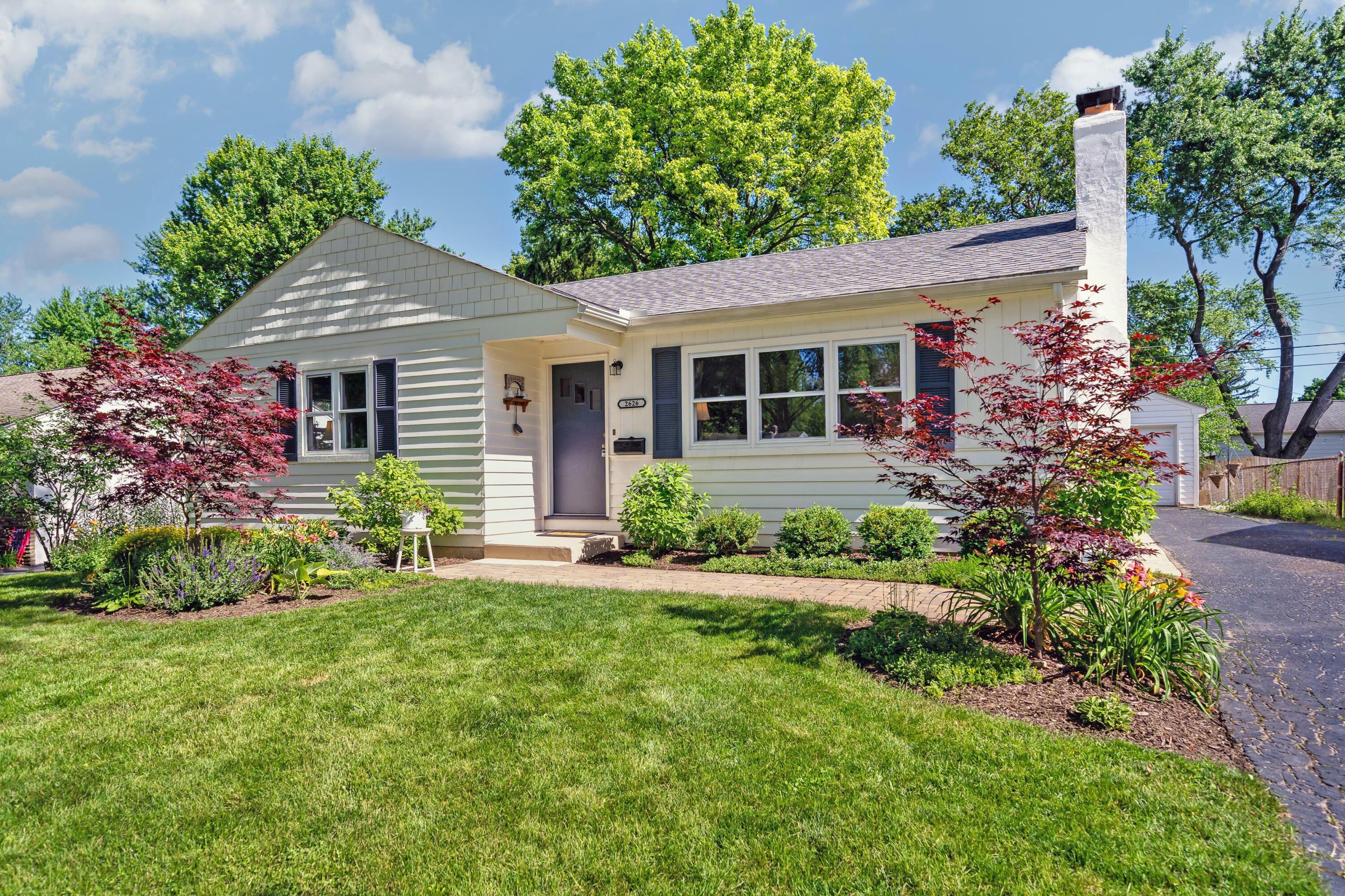 Property Photo: 2626 Shrewsbury Road OH 43221