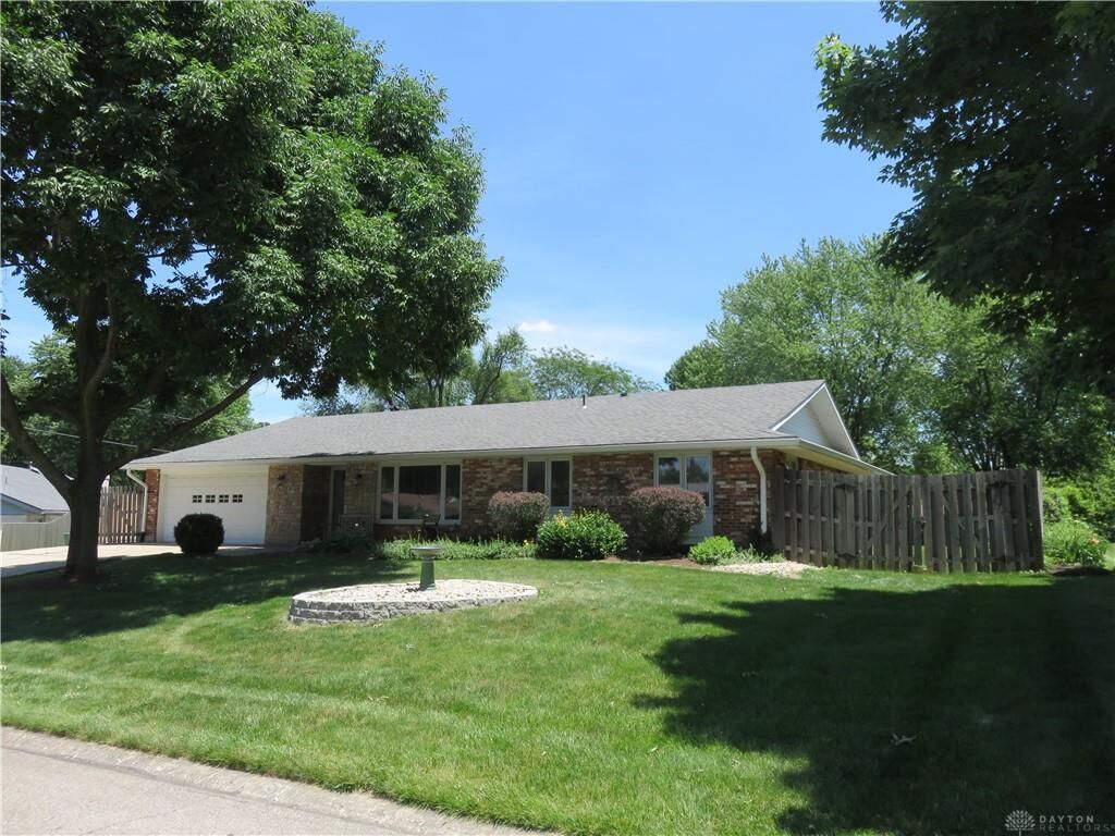 Property Photo: 5112 Creekmore Court OH 45440
