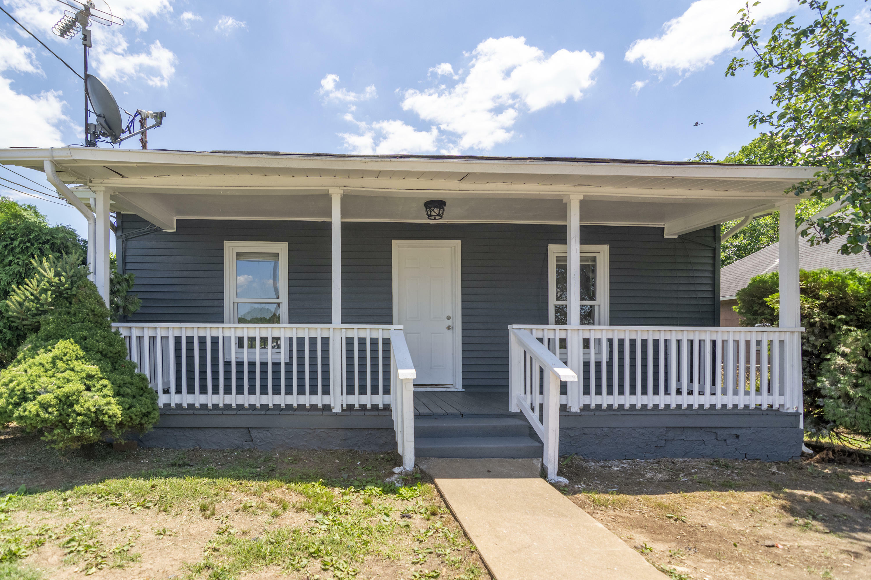 Property Photo:  2312 Chipman St  TN 37917 