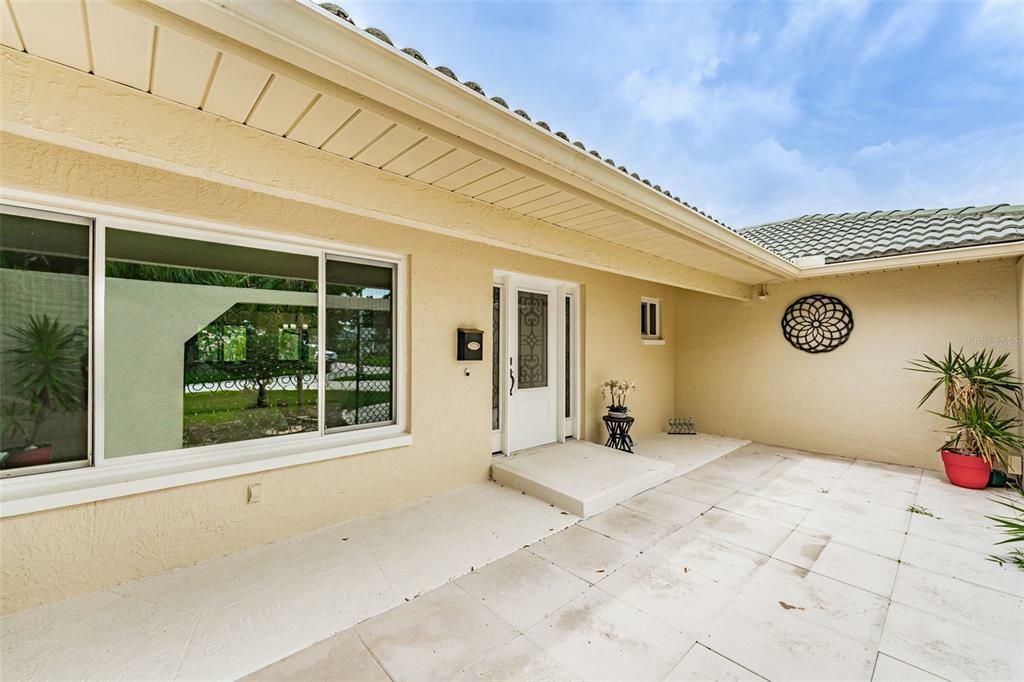 Property Photo:  1391 50th Avenue NE  FL 33703 