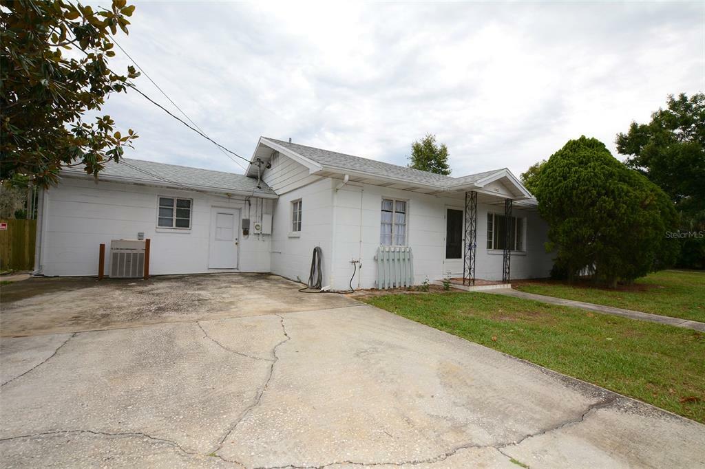 Property Photo: 3045 Woodland Hills Avenue FL 33803