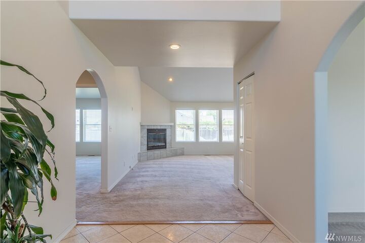 Property Photo:  706 N Schooner Ct  WA 98837 