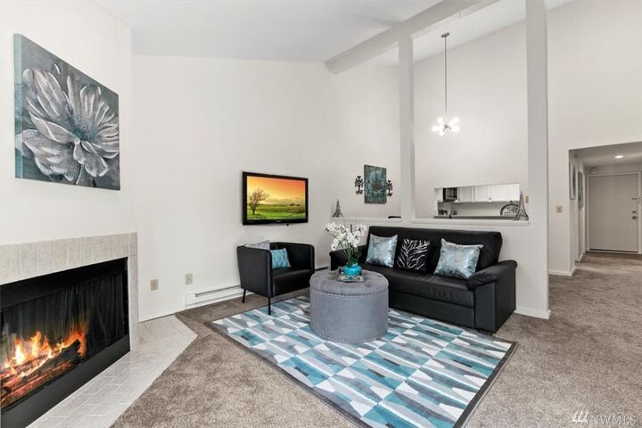 Property Photo:  2515 NE 4th St 532  WA 98056