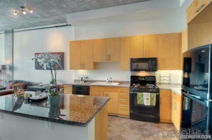 Property Photo:  1025 Island Ave 403  CA 92101 