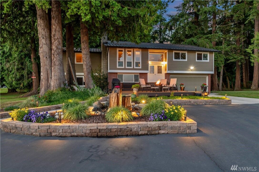 Property Photo:  2430 Dodd St  WA 98230 