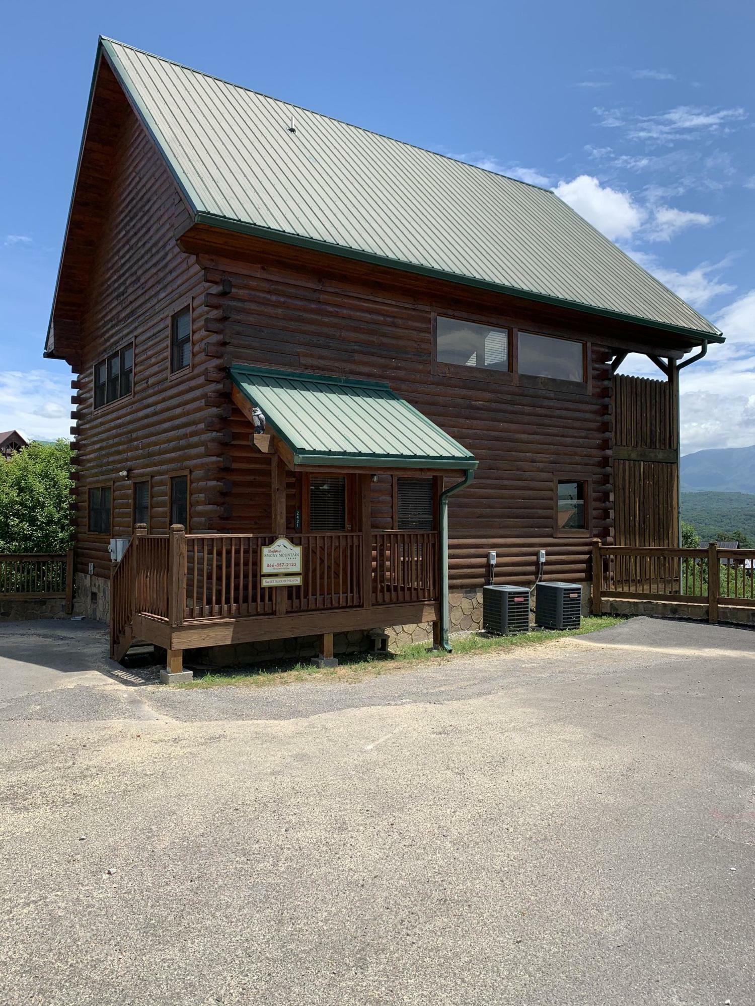 Property Photo: 2421 Breezy Ridge Drive TN 37876