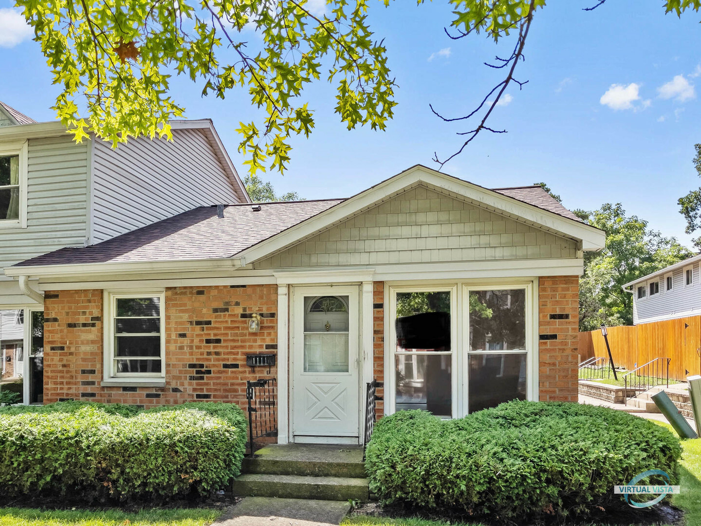 Property Photo: 1111 Colony Court IL 60107