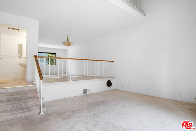 Property Photo:  4658   Don Lorenzo Dr #G  CA 90008 