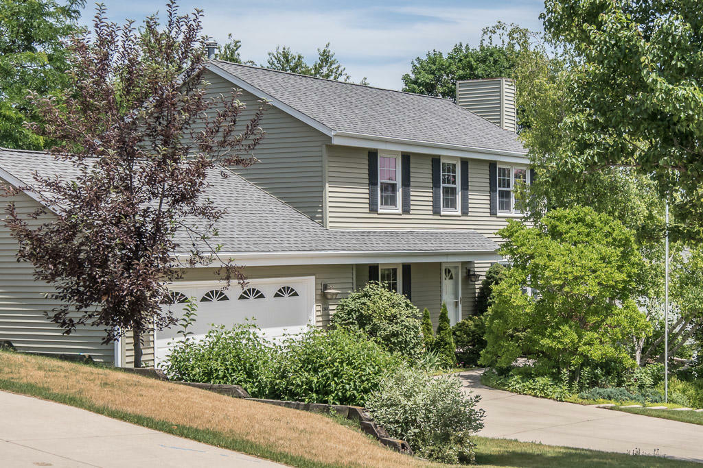 Property Photo:  1248 Riverton Dr  WI 53149 