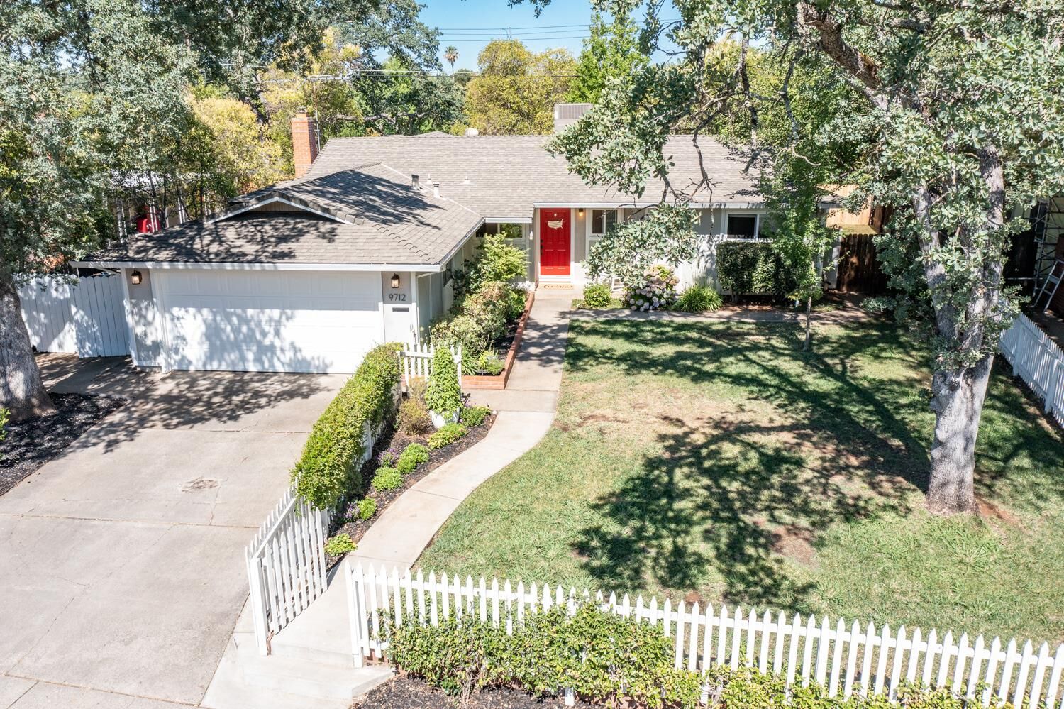 Property Photo: 9712 Beachwood Drive CA 95662