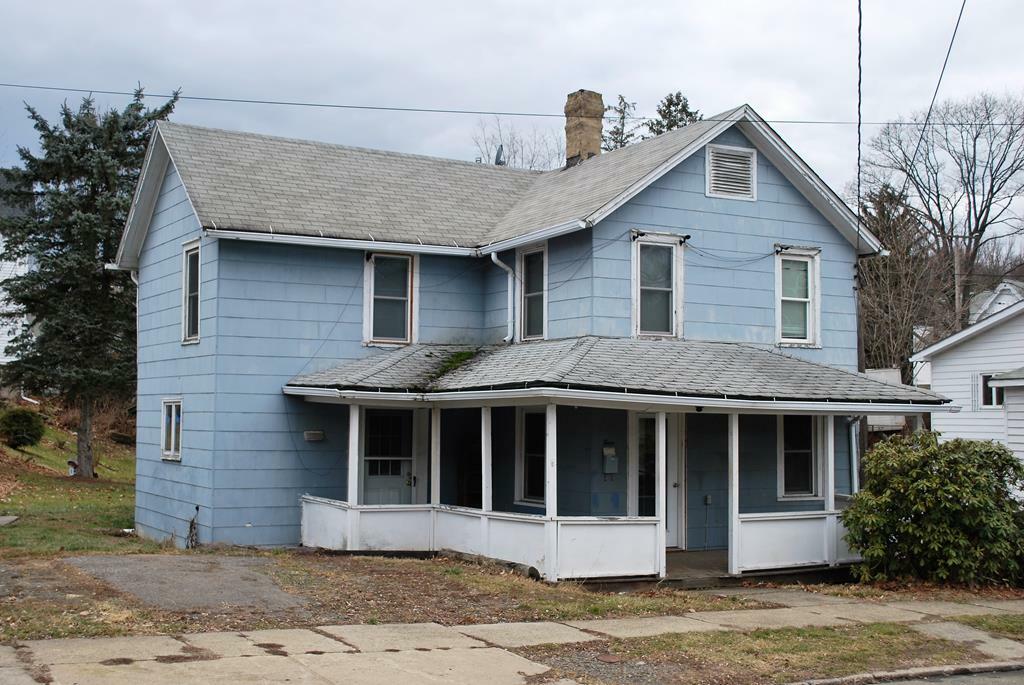 Property Photo:  4 Fifth Street  PA 18848 