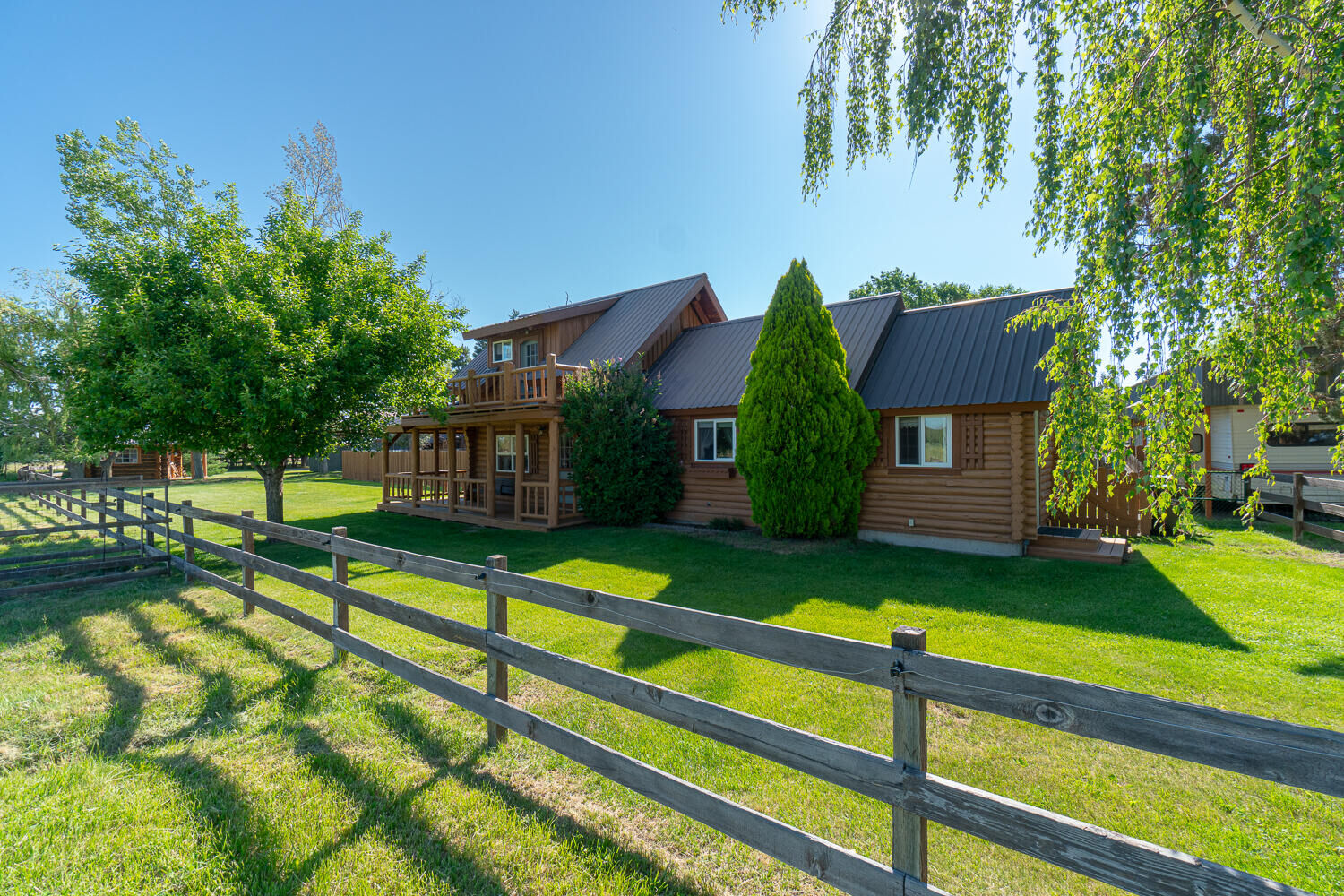 Property Photo: 6415 SW 67th Street OR 97756