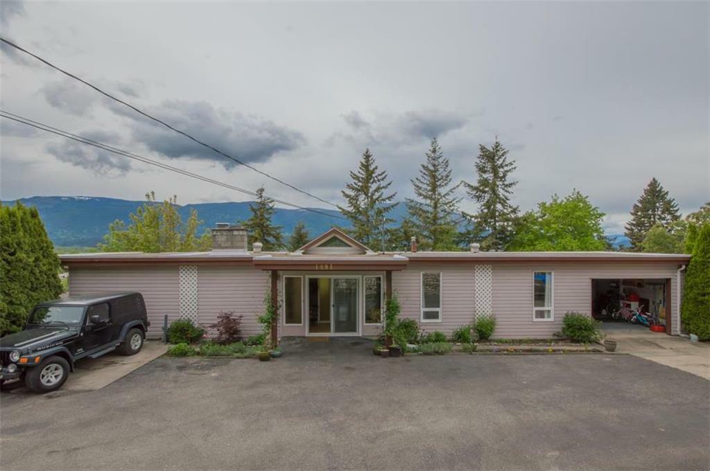 Photo de la propriété: 1091 12 Street NE BC V1E2V6