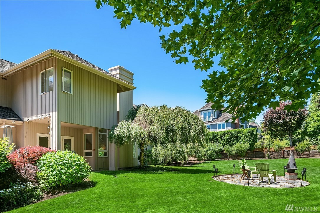 Property Photo: 4138 205th Ave SE WA 98075
