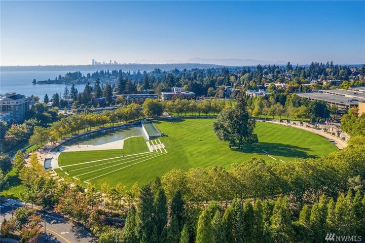 188 Bellevue Wy NE 306  Bellevue WA 98004 photo