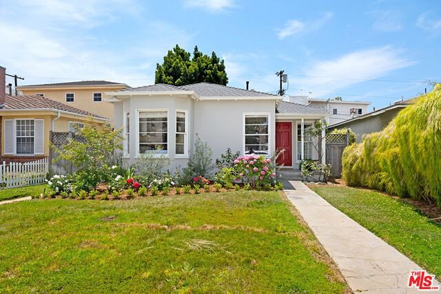 Property Photo:  2527   Wellesley Ave  CA 90064 