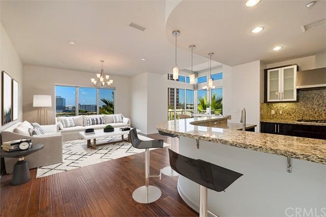 Property Photo: 21 Gramercy 406 CA 92612