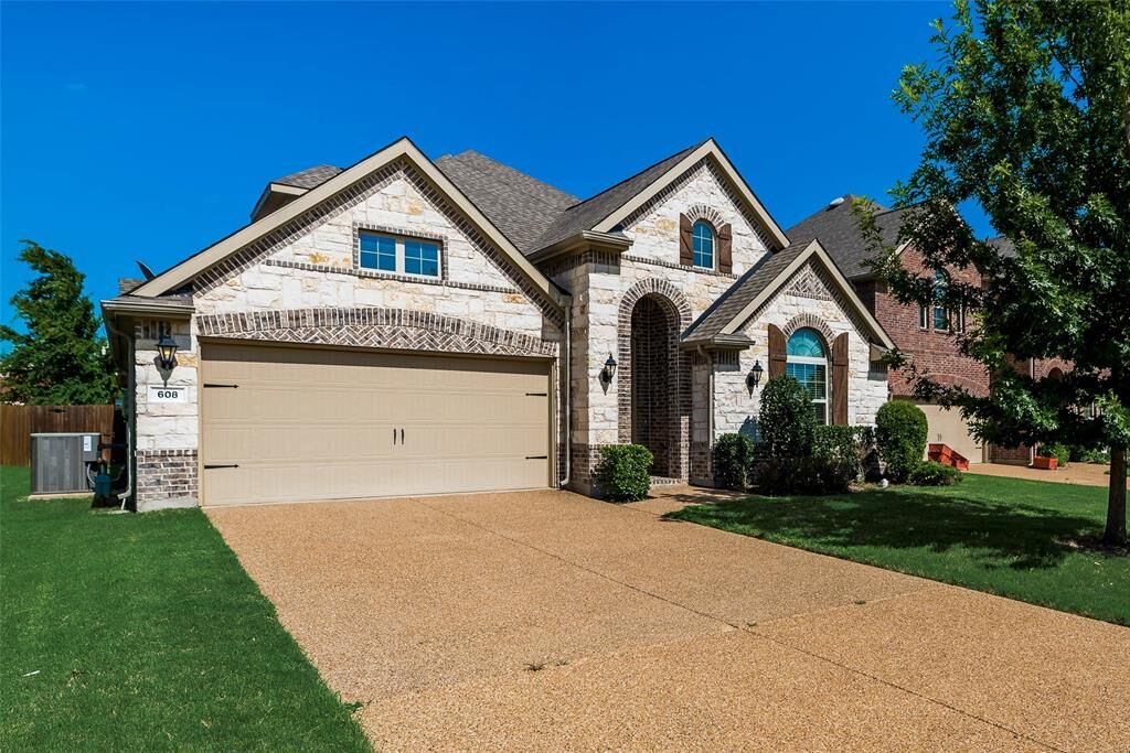 Property Photo:  608 Fishback Circle  TX 75074 