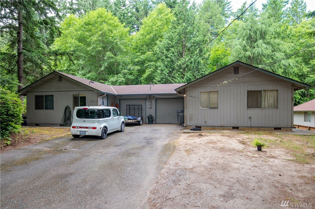 Property Photo:  4423 - 4525 Pine Ave NE  WA 98312 