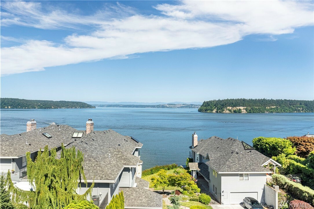 Property Photo: 7221 Soundview Dr 308 WA 98335