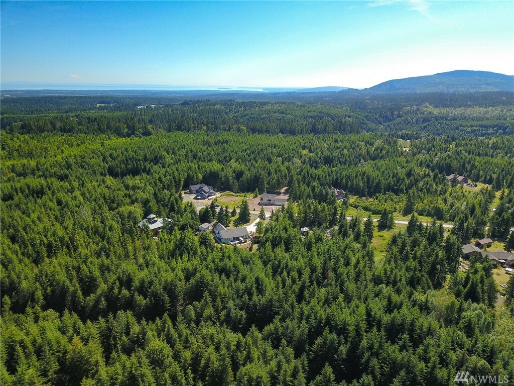 Property Photo: 113 N Windflower Lane WA 98362