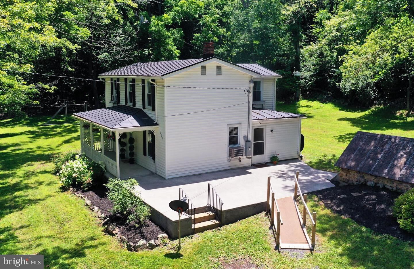 Property Photo: 1005 Fishel Road VA 22602