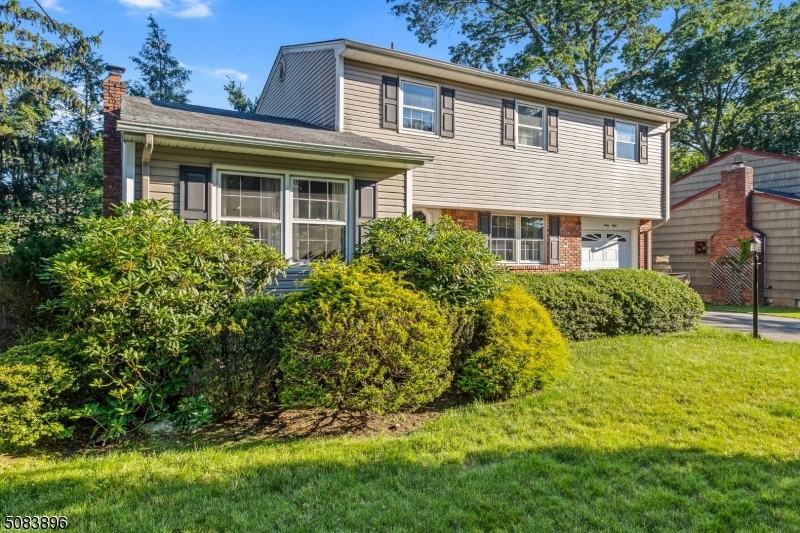 Property Photo:  38 Arcadia Rd  NJ 07442 