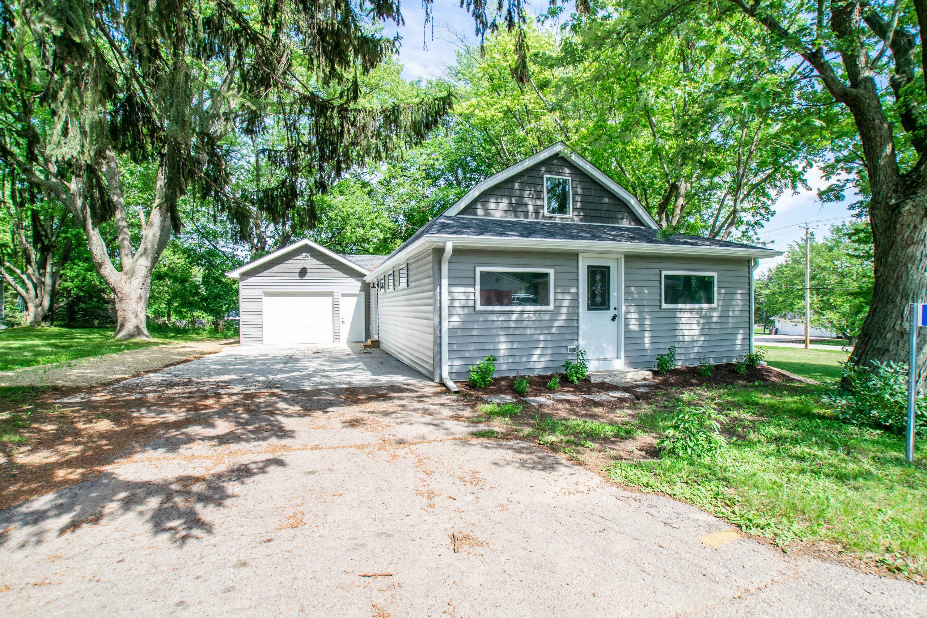 Property Photo: N3386 Clubhouse Dr WI 53147