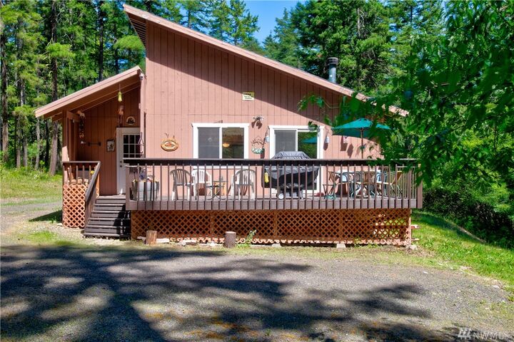 Property Photo: 370 Fawn Rd WA 98922