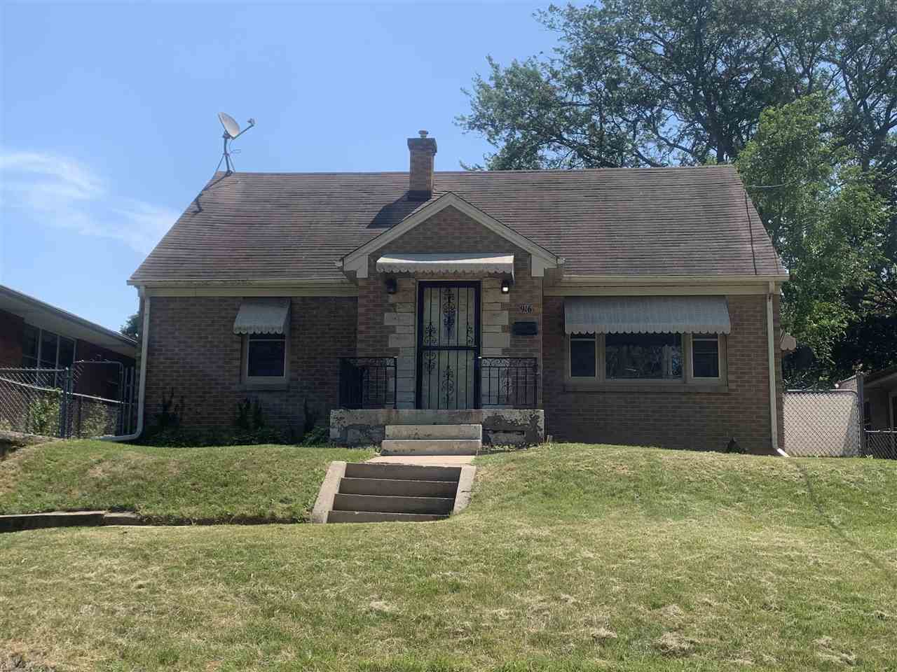 Property Photo:  916 24th Street  IL 61108 