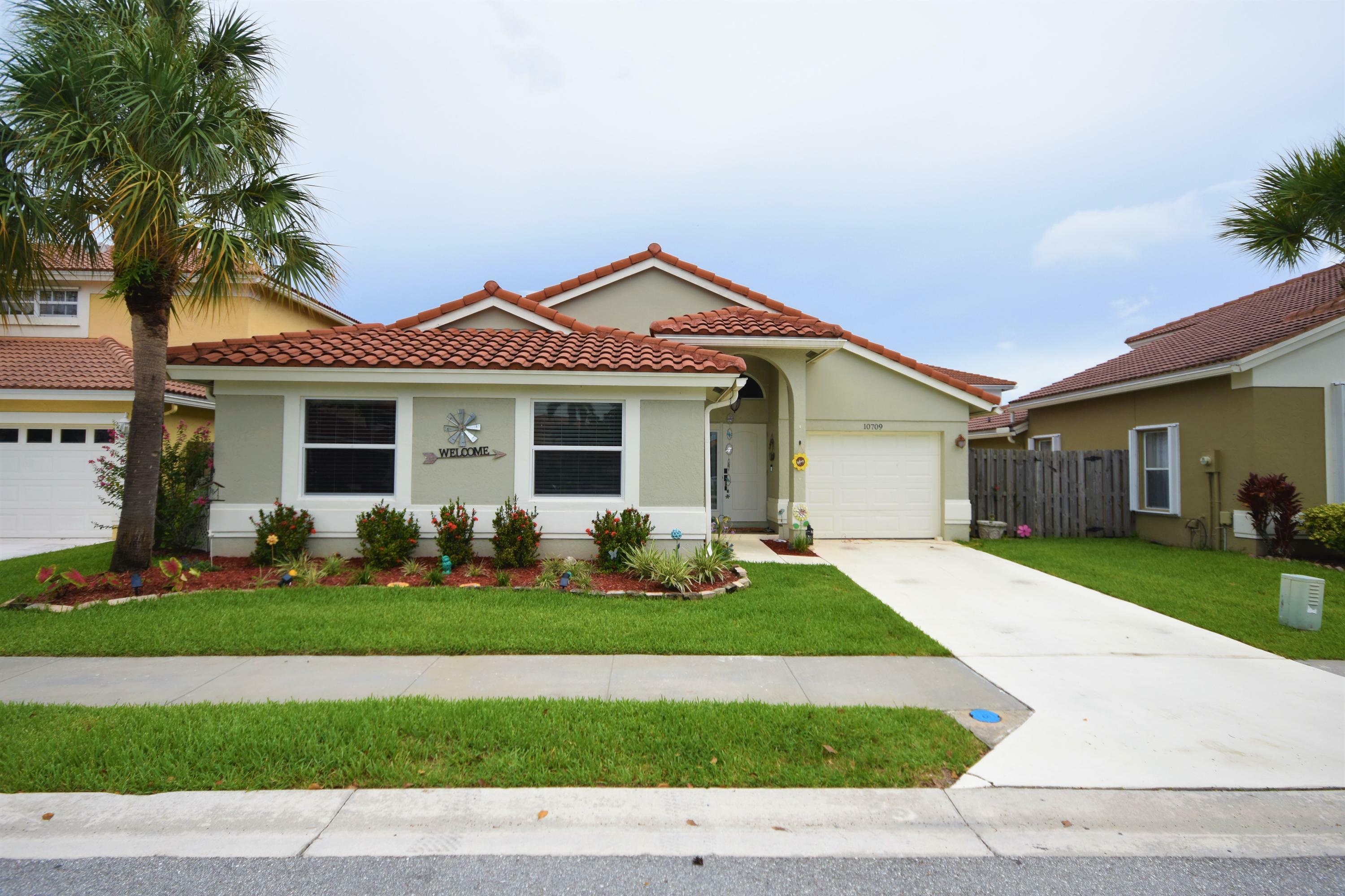 Property Photo: 10709 Lake Jasmine Drive FL 33498