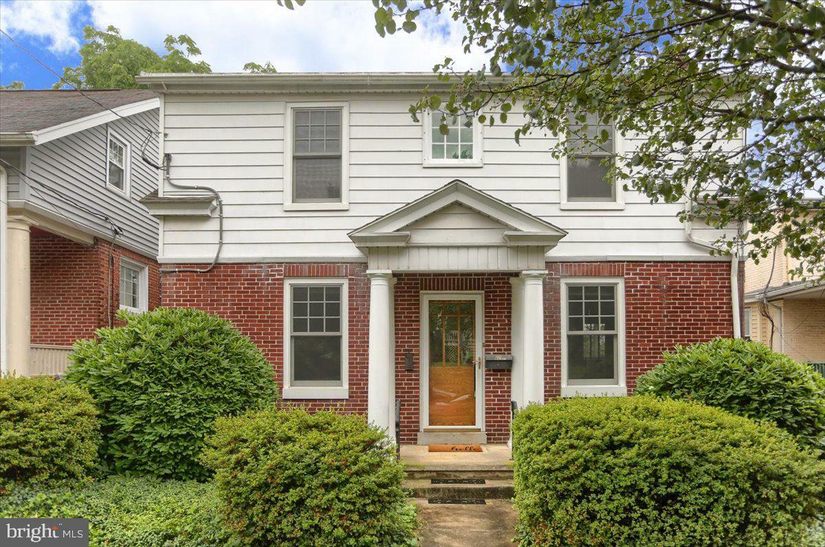 Property Photo:  230 Walnut Street  PA 17043 